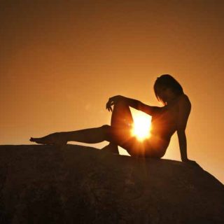 太陽と美女ヌード撮影