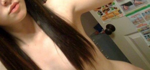 ロングヘアーなヌード美女