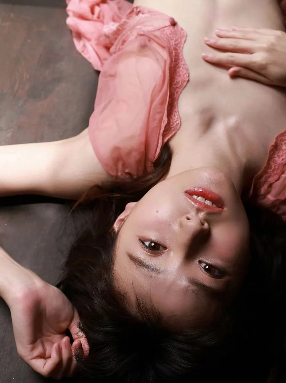 美乳美女の美ヌード４