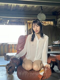 脚もよいヌード写真-改