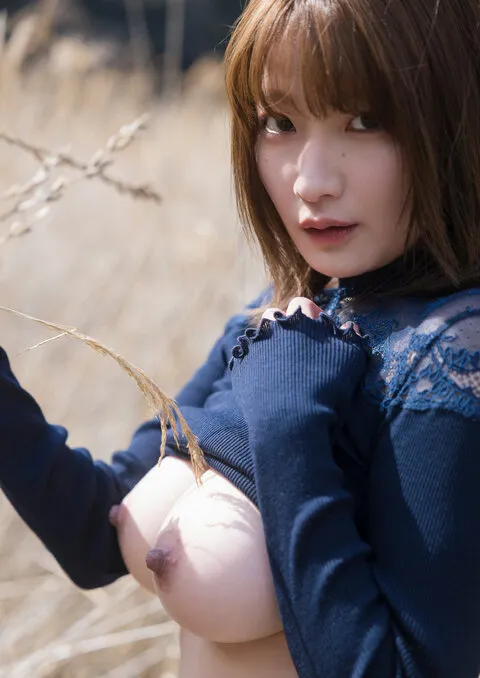 寒波でも屋外おっぱい写真の中サムネ