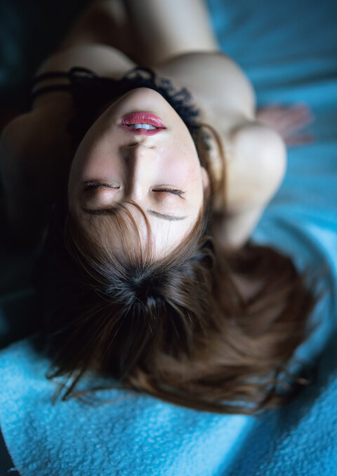 八蜜凛の全裸ヌード１ - エッチ写真